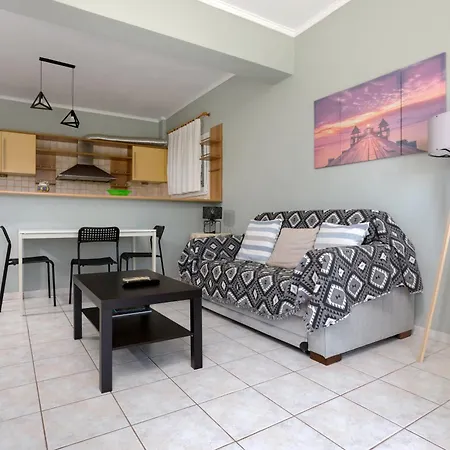 Apartment Mavretas 4 *